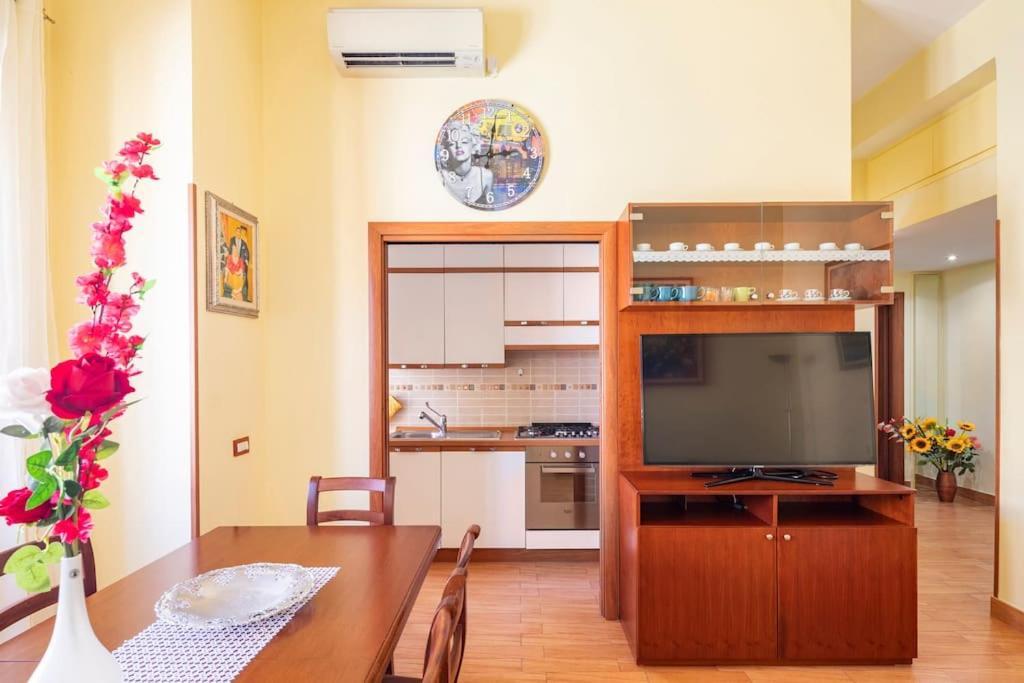 רומא Casa Angelina Con 3 Camere Da Letto מראה חיצוני תמונה