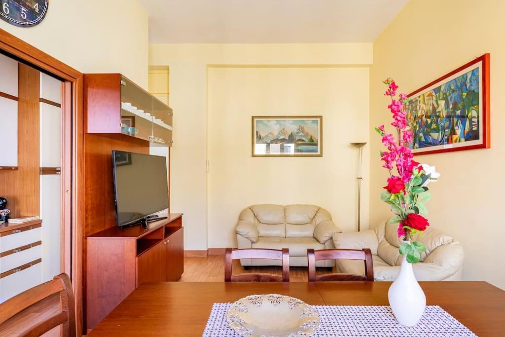 רומא Casa Angelina Con 3 Camere Da Letto מראה חיצוני תמונה