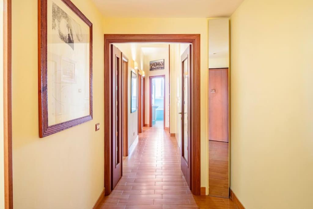 רומא Casa Angelina Con 3 Camere Da Letto מראה חיצוני תמונה